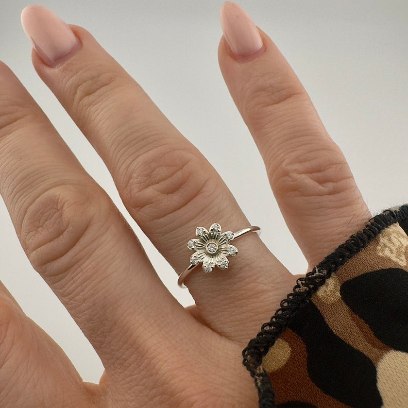 ''Helia'' | 14K Goldring Blume mit Labordiamanten