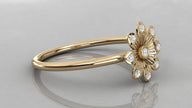 Profilansicht Helia Ring Gelbgold (585), handgearbeitetes Blumendesign mit funkelndem Edelsteinbesatz.