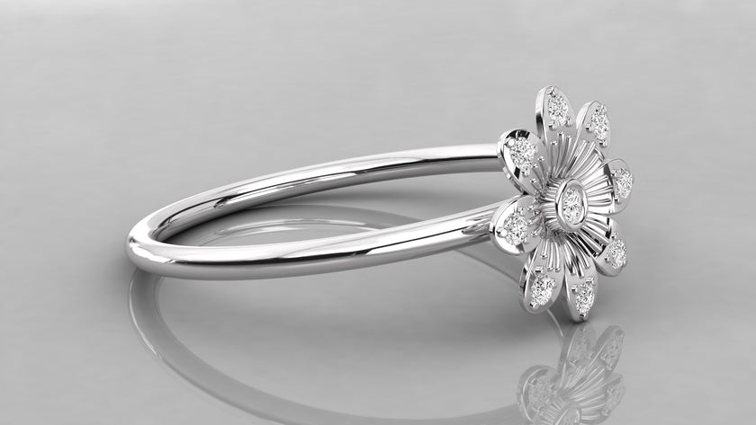 Nahaufnahme der Ringschiene des Helia Weißgoldrings, poliertes 14 Karat Gold с Labordiamant-Besatz.
