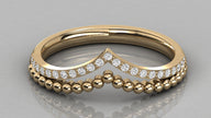 Draufsicht Vesta Ring Gelbgold: Symmetrisches V-Design mit brillanten Labordiamanten, handgearbeitetes Echtgold.